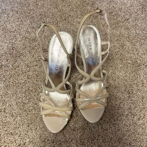 Boston Proper Flirty Strappy Sandal Nude